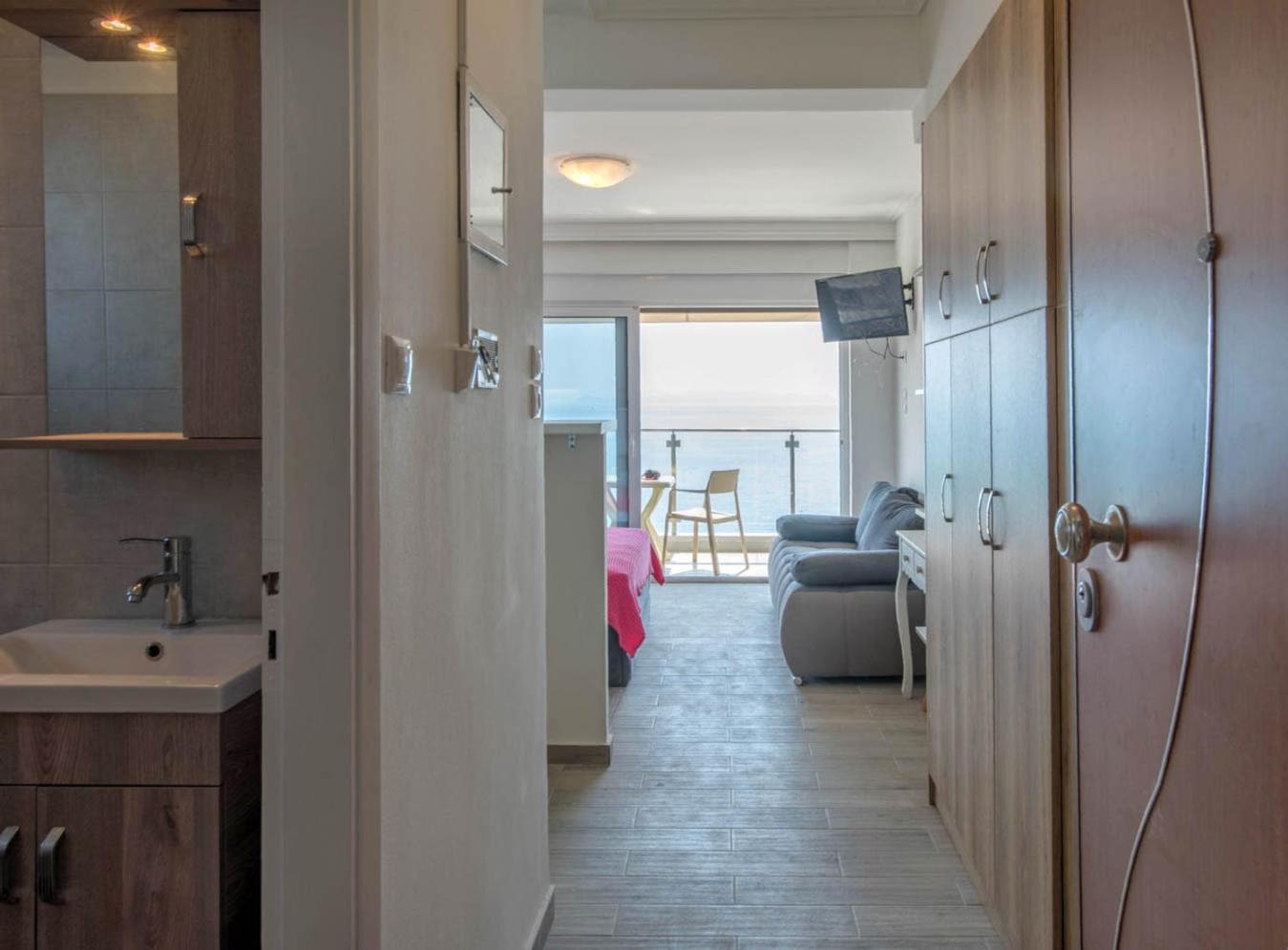 Breathtaking Seaview Studio In Athenian Riviera Exterior photo